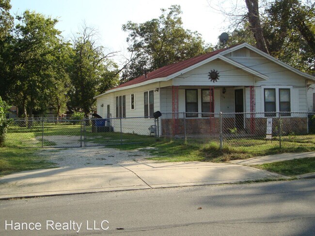 Building Photo - 3 br, 1 bath House - 334 E Gerald Ave