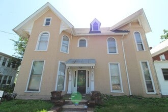 Building Photo - 330 N High St