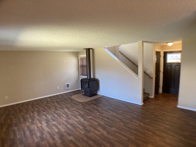 Building Photo - 217 21st Pl SE