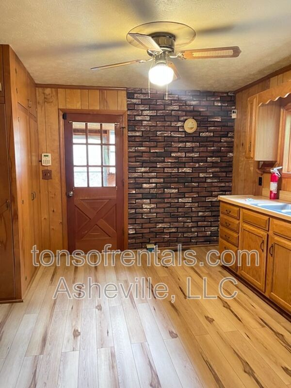 Foto del edificio - 304 Wilson Cove Rd