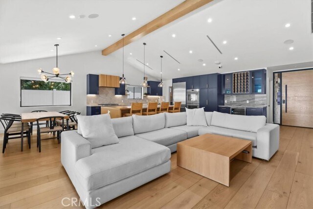 Foto del edificio - 5748 Vesper Ave