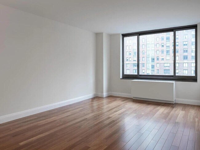 Foto del edificio - 200 Rector Pl