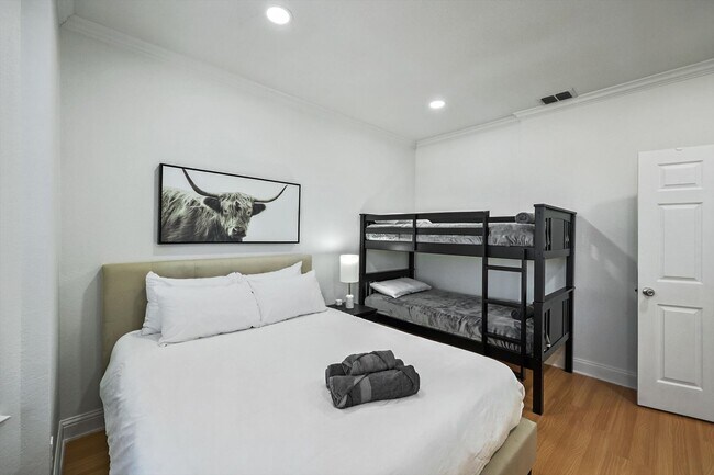 Foto del edificio - 4204 Lavaca Dr