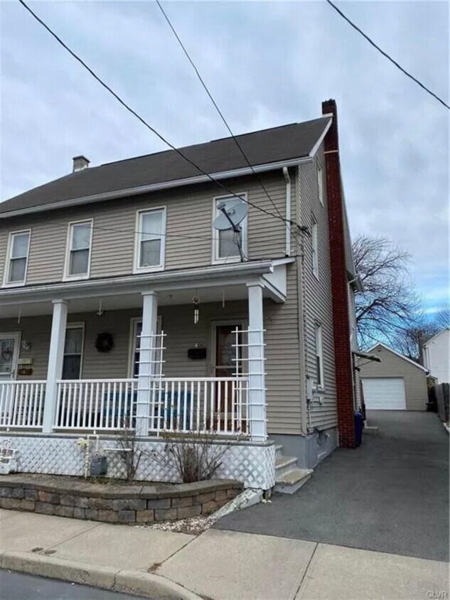 Primary Photo - 464 Broad St
