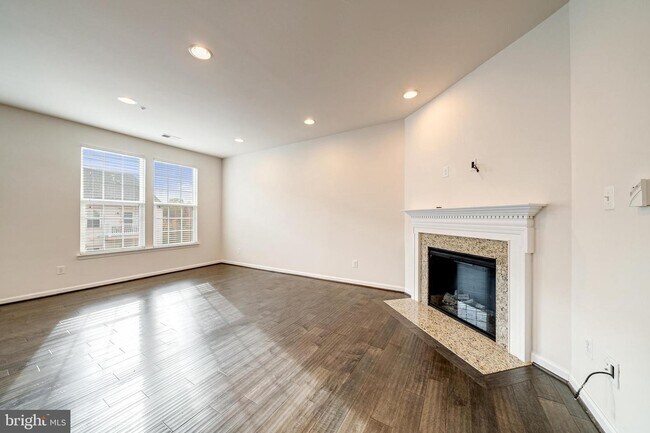 Building Photo - 7458 Brunson Cir