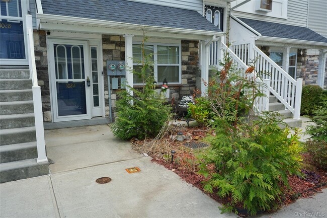 Building Photo - 102 Cove Ct