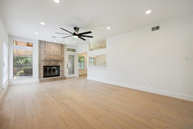 Foto del edificio - 14207 Weldon Ln