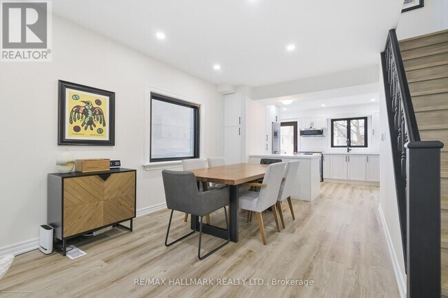 Building Photo - 208 Cedarvale Ave