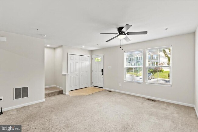 Foto del edificio - 46310 Creeping Primrose Ln