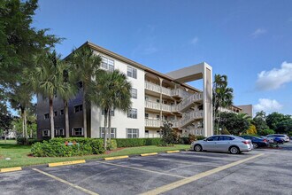 Building Photo - 2304 Lucaya Ln