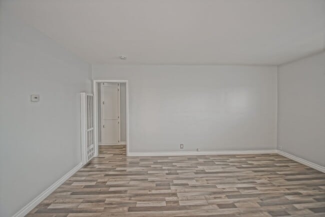 Building Photo - 330 Bungalow Dr