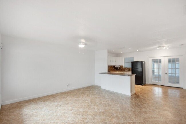 Building Photo - 3101 N 66th Ave