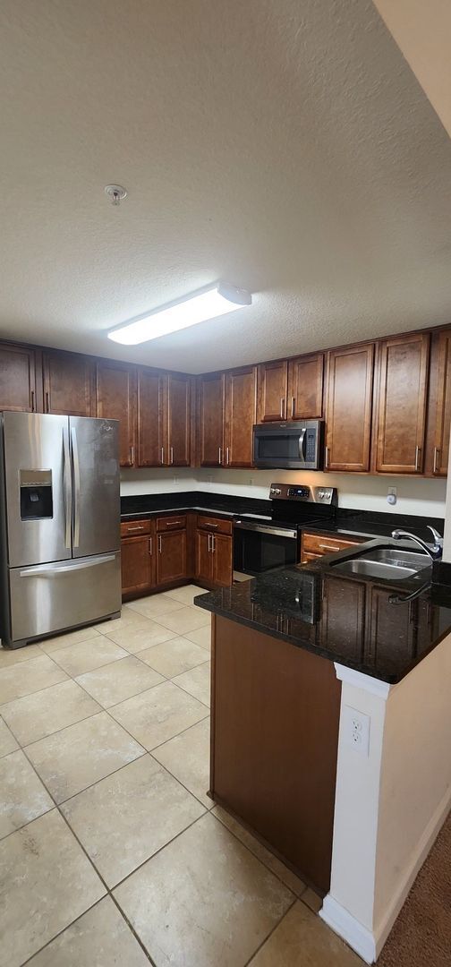 Building Photo - Sebastian Cove off SR 16- Townhome 3 Bedro...