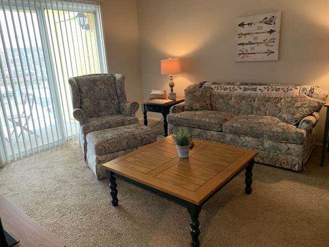 Building Photo - 9529 Saddlebrook Ln