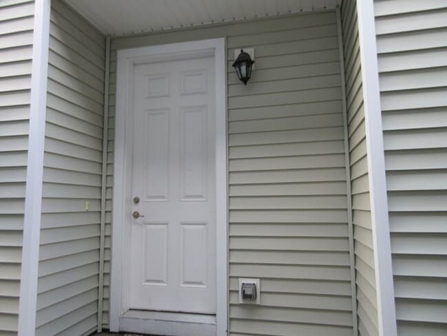 Building Photo - 2 Bedroom 2 Bath Condo in Dupont !!