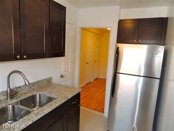 Primary Photo - 7230 Kissena Blvd