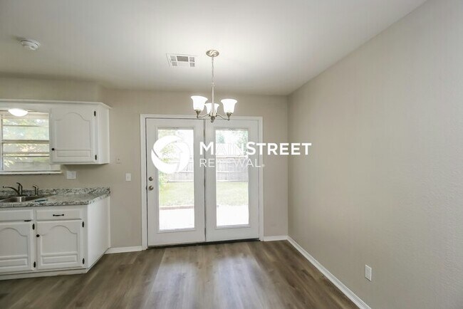 Foto del edificio - 3 Bedroom Pet-Friendly Home in YUKON, OK with Main Street Renewal
