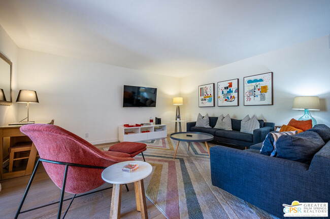 Building Photo - 2094 Normandy Ct