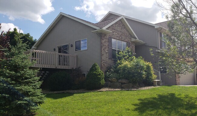Building Photo - 106 Maria Ln