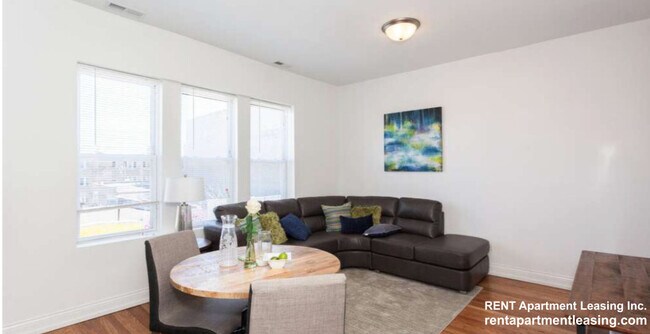 Foto del edificio - 4048 N Milwaukee Ave