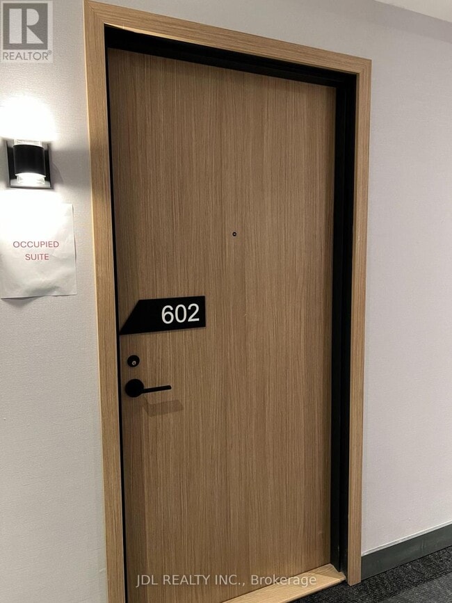 Building Photo - 33 Parliament St