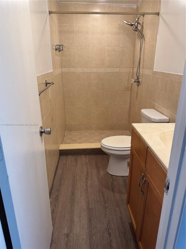 Foto del edificio - 20600 NW 55th Ct