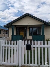 Building Photo - 1123 N Hayes Ave
