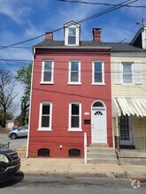 Building Photo - 124 Locust St
