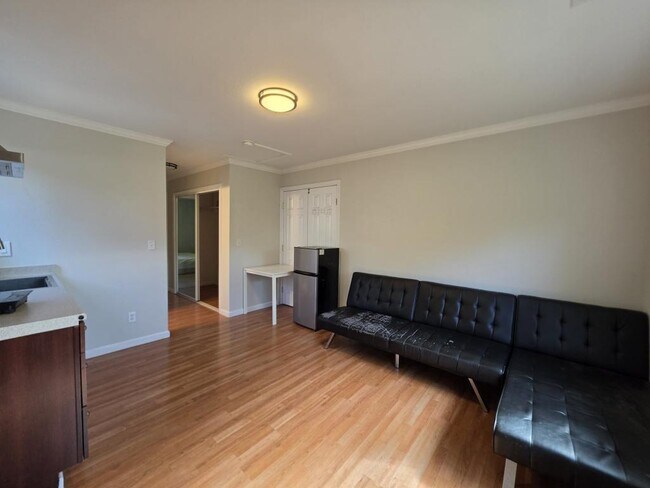 Foto del edificio - 2455 Fallingtree Dr