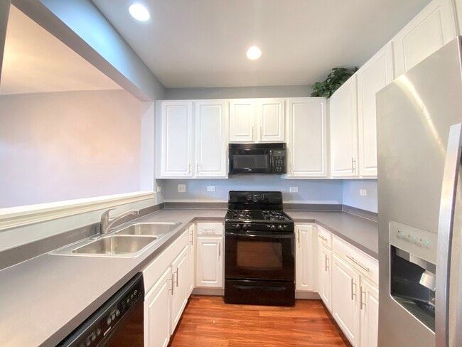 Building Photo - 2279 Barrington Dr E
