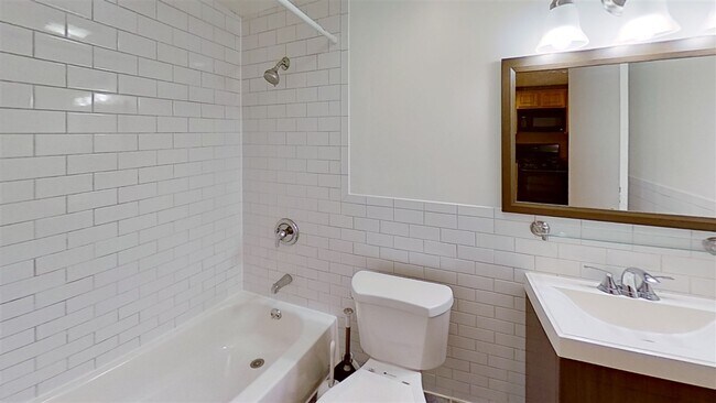 Foto del edificio - 427 Gregory Ave