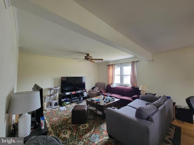 Foto del edificio - 212 Cornell Rd