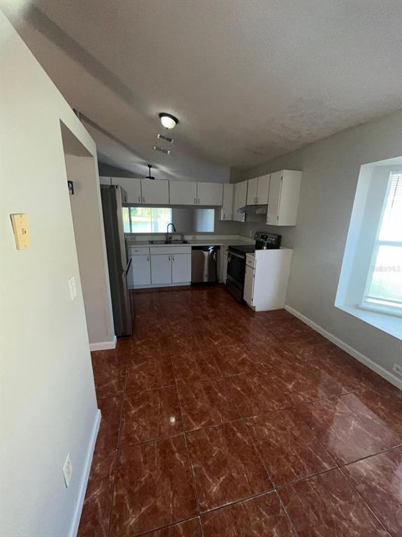Building Photo - 2391 Queenswood Cir