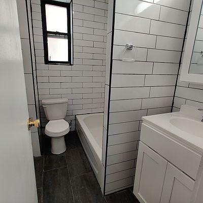 Foto del edificio - 2 bedroom in BRONX NY 10453