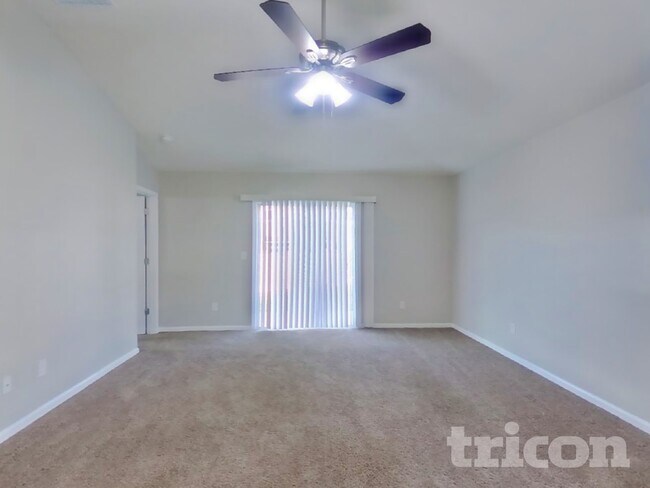 Foto del edificio - 9083 Kipper Dr