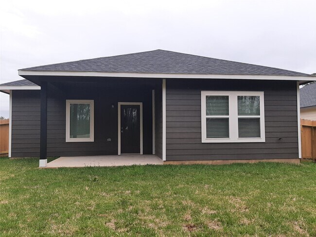 Foto del edificio - 5855 Strawflower Ln