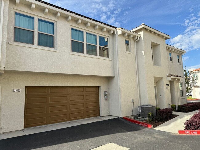 Building Photo - Beautiful 3 bed/ 2.5 bath in Natomas!