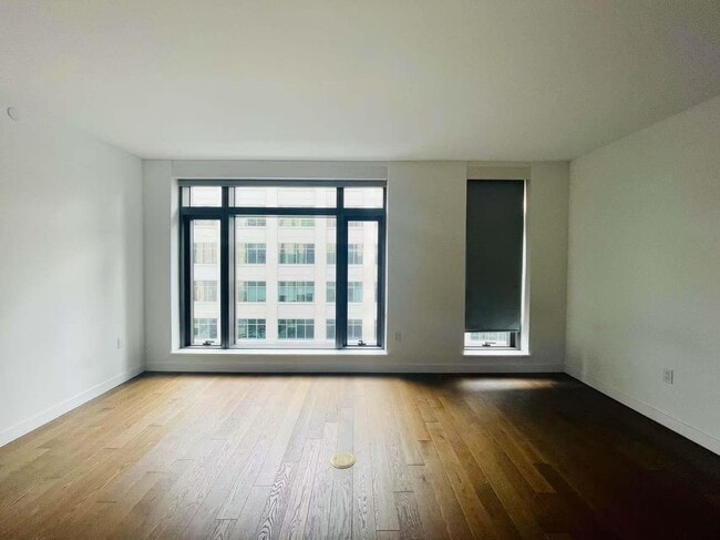 Building Photo - 99 Hudson St
