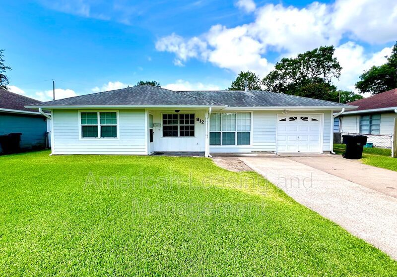Foto principal - 812 S 14th St