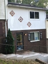 Building Photo - 110 Town Ct