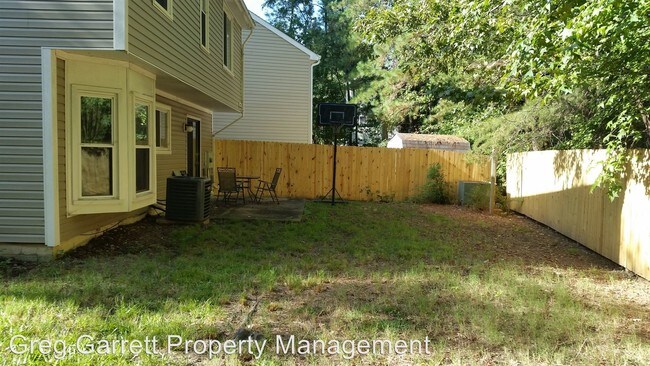 Building Photo - 13427 Oakleaf Ct