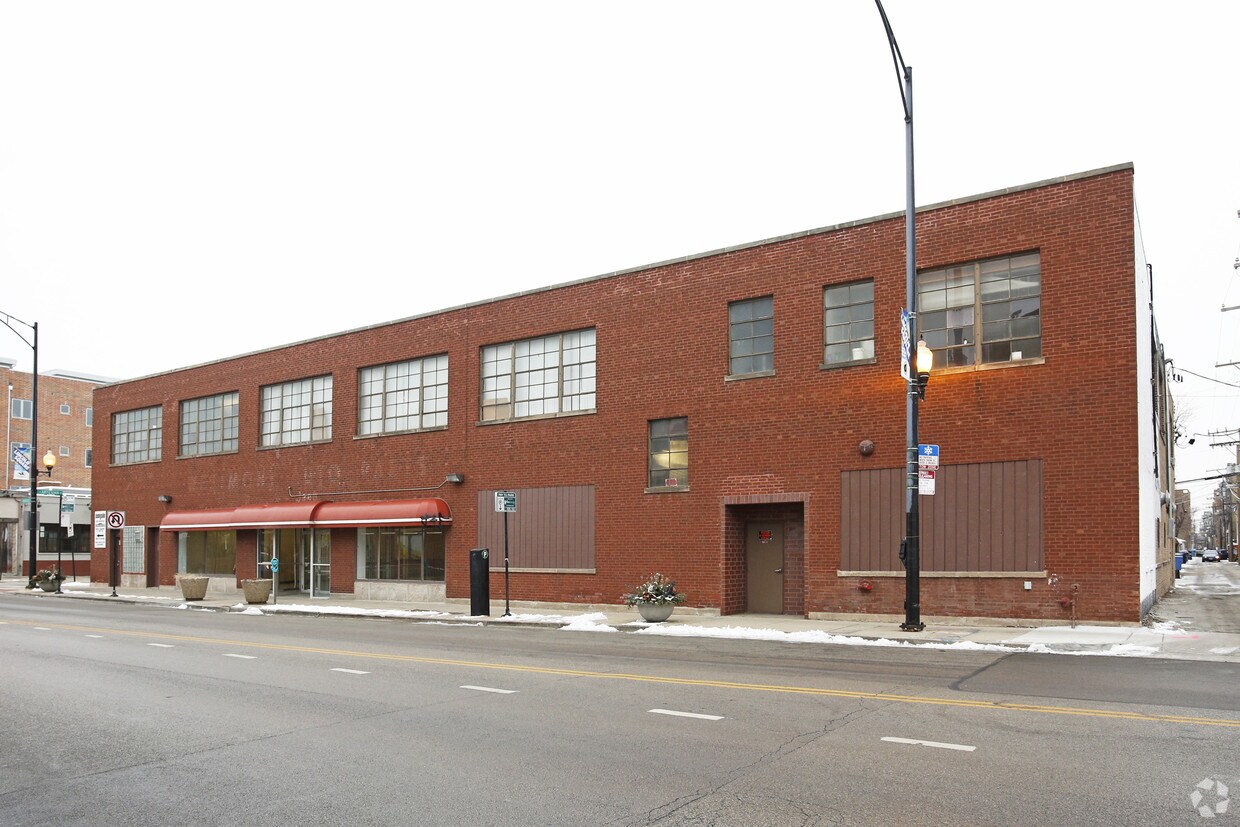 Foto del edificio - 2416-2424 W Montrose Ave