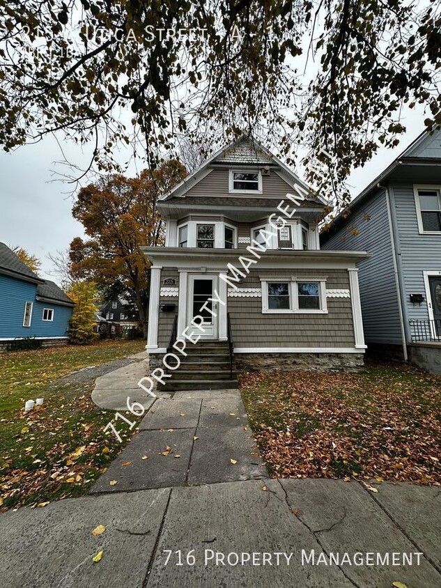 Primary Photo - 2 Bedroom Apartment located near Elmwood V...