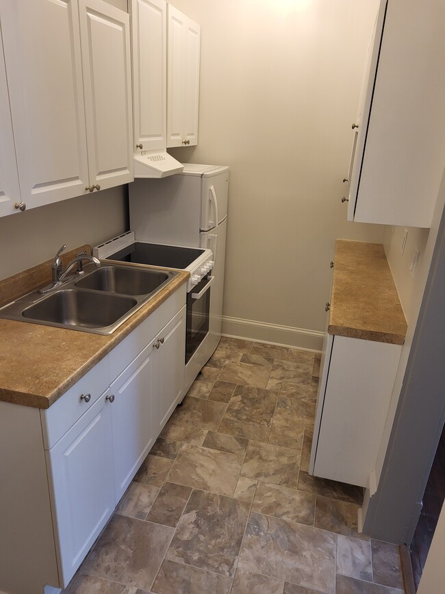 Efficient Kitchen - 250 5th St NE