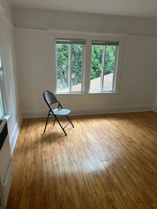Foto del edificio - 2874 W 15th St