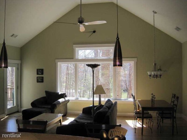 Building Photo - 7075 Haw Creek Pl