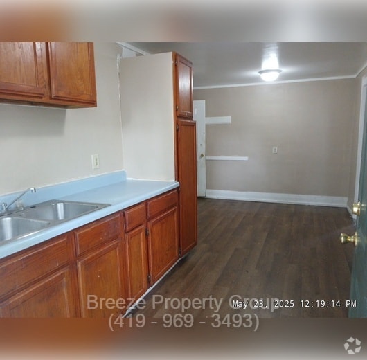Building Photo - 226 Langdon St