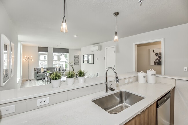 2BR, 1.5BA - Skidmore Apartments