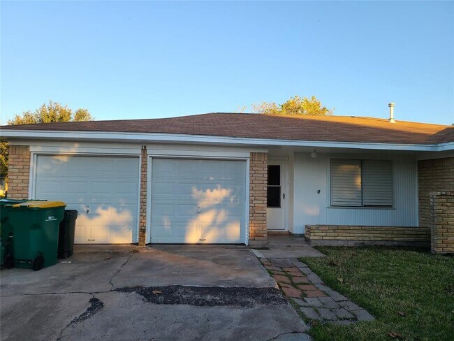 Building Photo - 10 Richards Courts