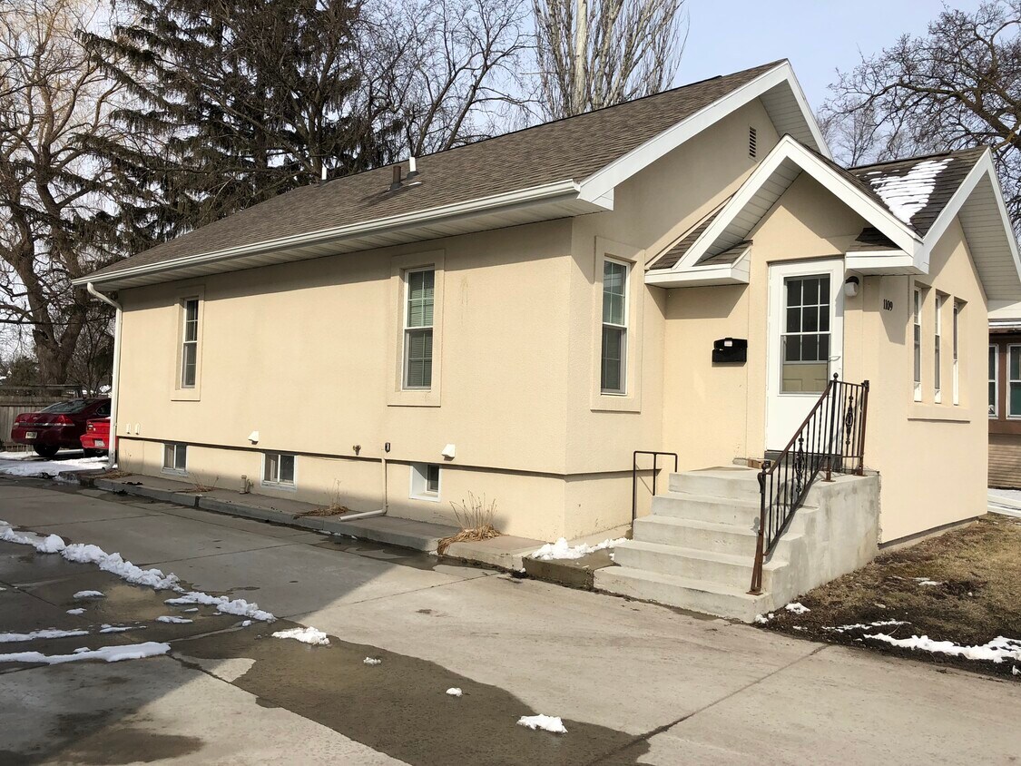 1109 6th St Unit A, Brookings, SD 57006 Apartment for Rent in